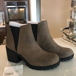 Chinese laundry Boots. New with tags